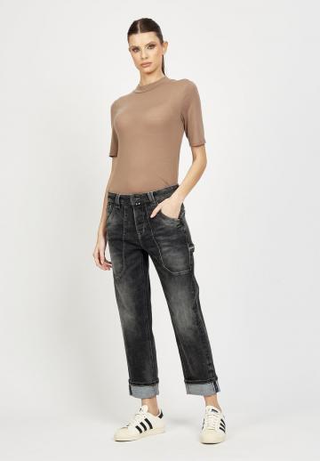 Короткие джинсы