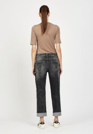 Короткие джинсы