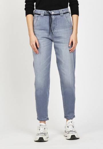 Короткие джинсы