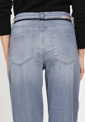Короткие джинсы
