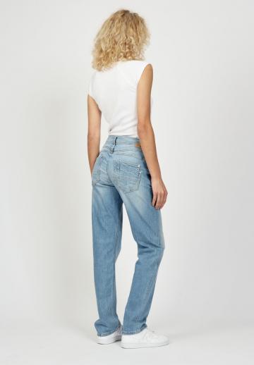 Прямые джинсы