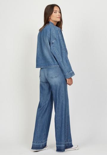 Джинсовая куртка