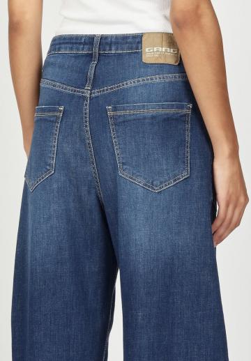 Свободные джинсы
