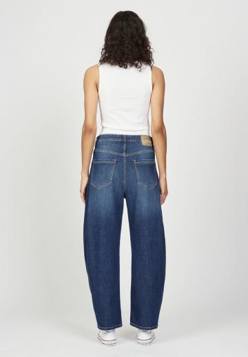 Свободные джинсы