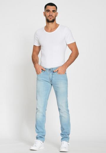 Узкие джинсы