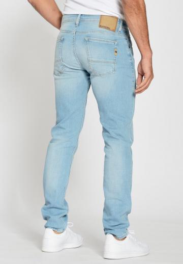 Узкие джинсы