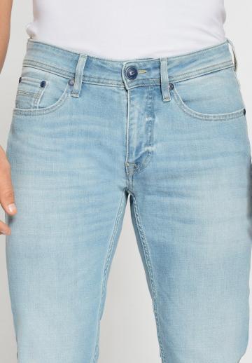 Узкие джинсы
