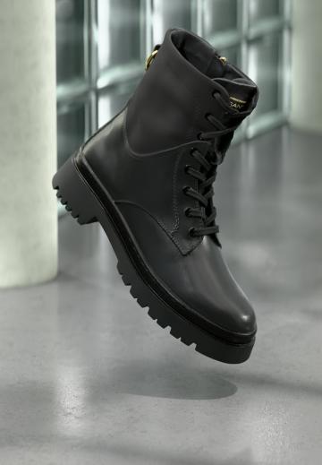 Ботинки на шнуровке