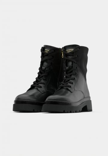 Ботинки на шнуровке