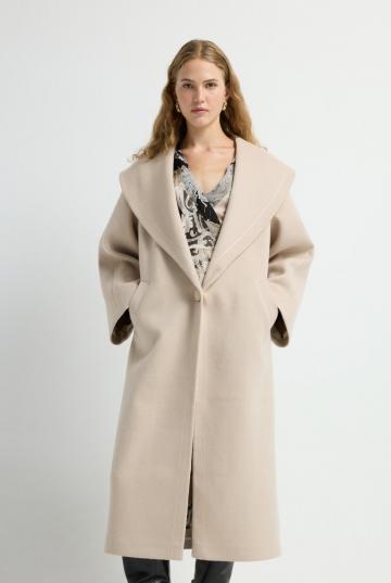 Шерстяное пальто