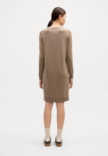 Вязаное платье