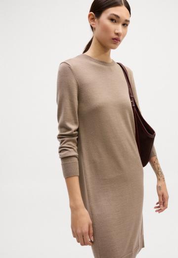 Вязаное платье