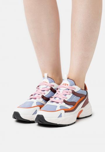 Гандбольные кроссовки