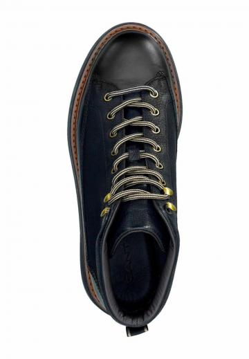 Ботинки на шнуровке