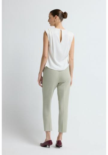 Блузка без рукавов