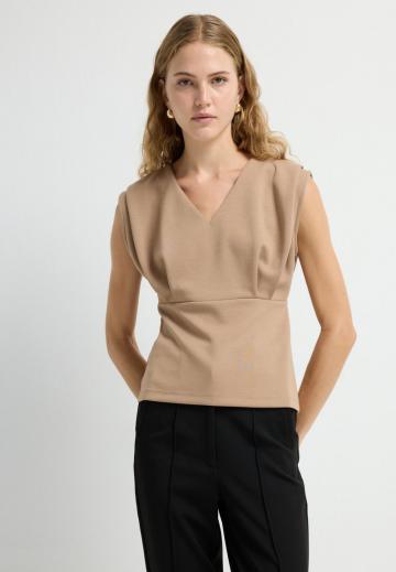 Блузка без рукавов