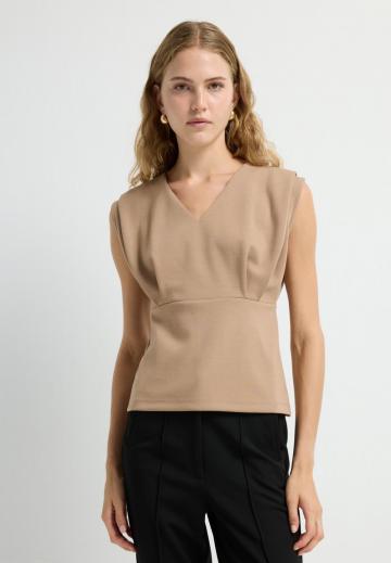 Блузка без рукавов