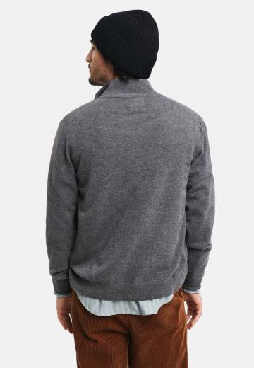 Вязаная кофта