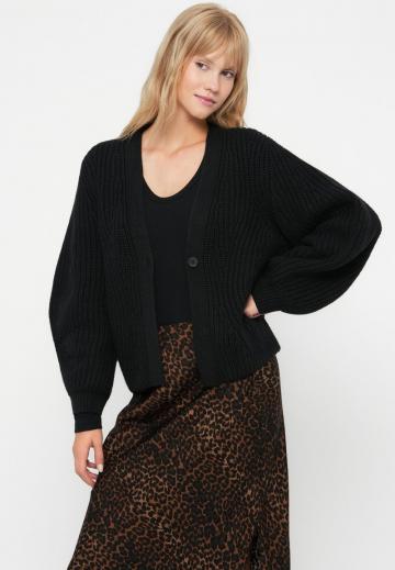 Вязаная кофта