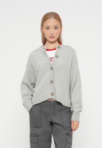 Вязаная кофта