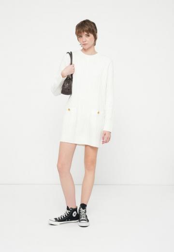 Вязаное платье