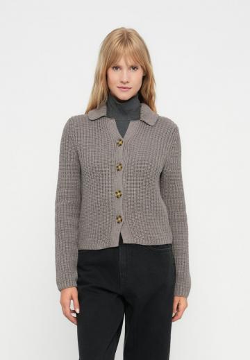 Вязаная кофта