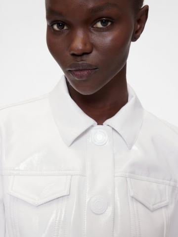 Короткая куртка