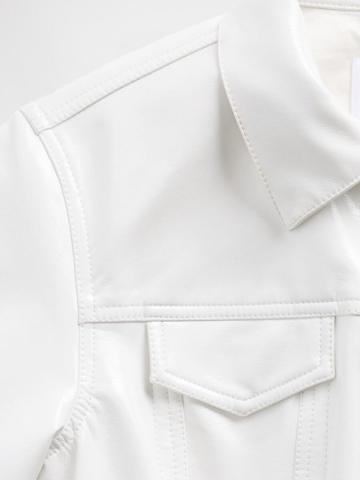 Короткая куртка