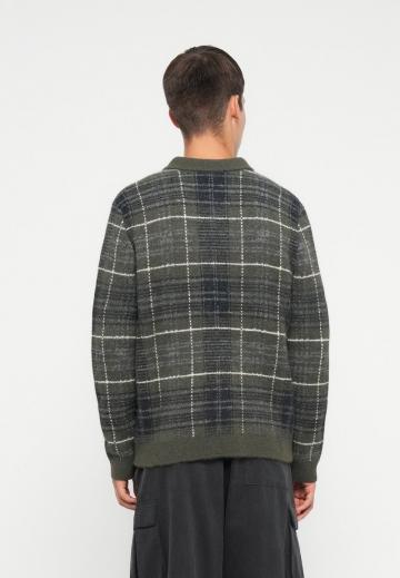 Вязаная кофта