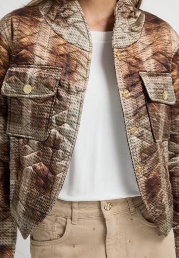 Куртка с накладнымит карманами