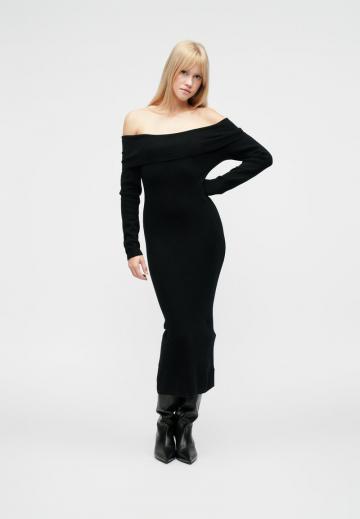 Вязаное платье