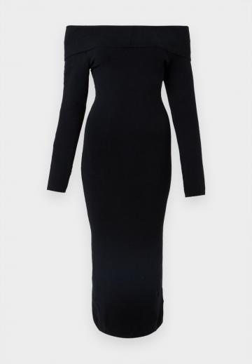 Вязаное платье