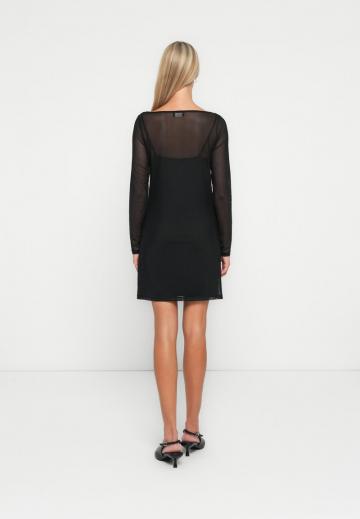 Короткое платье