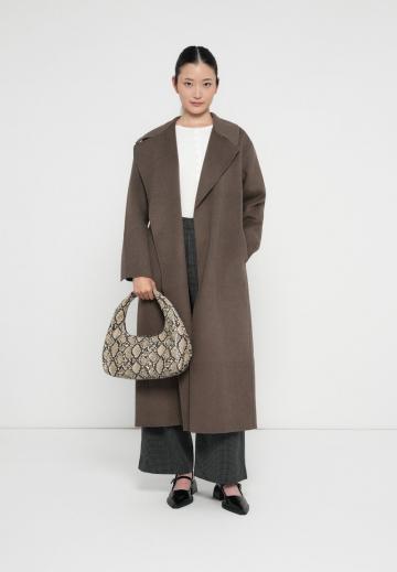 Шерстяное пальто