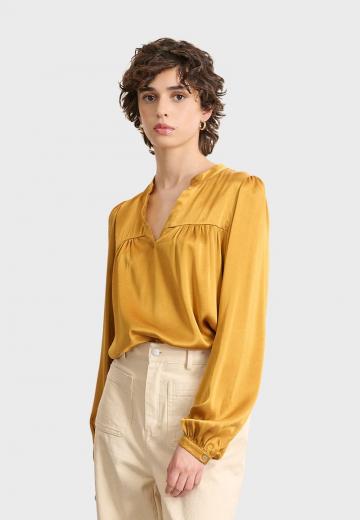 Атласная блузка