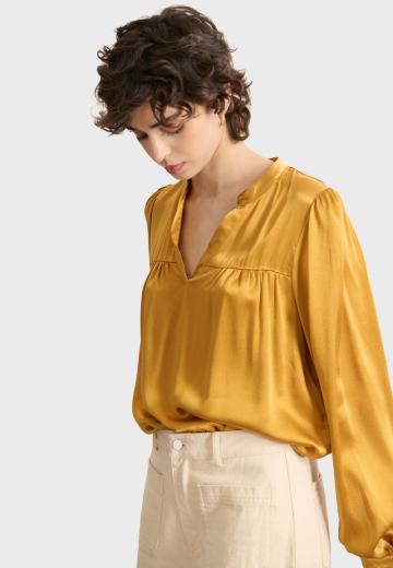 Атласная блузка
