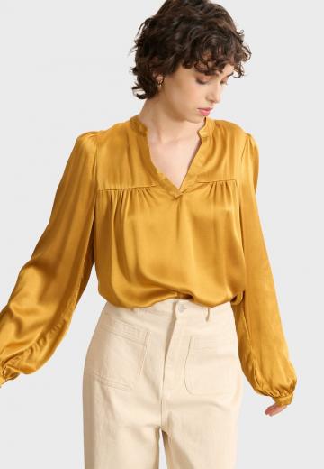Атласная блузка