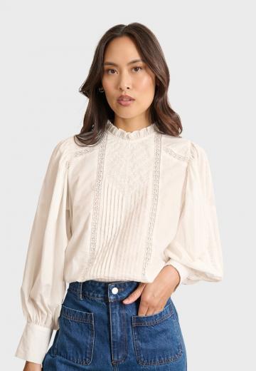 Кружевная блузка