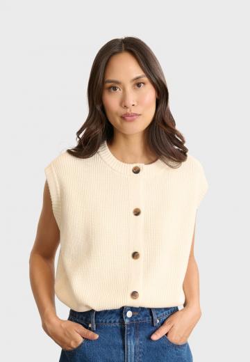 Вязаный жилет