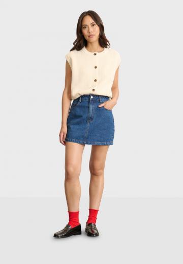 Вязаный жилет