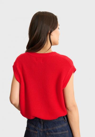 Вязаный жилет