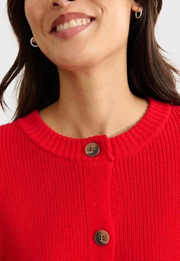 Вязаный жилет