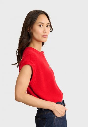 Вязаный жилет