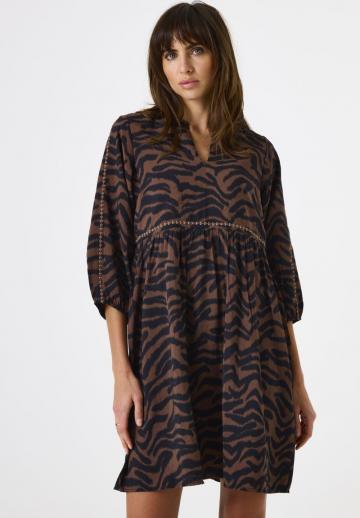 Короткое платье