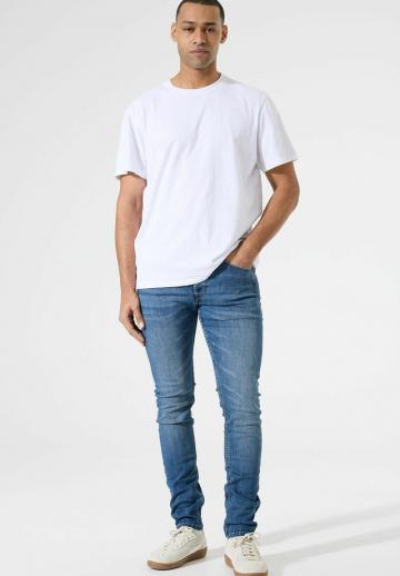 Узкие джинсы