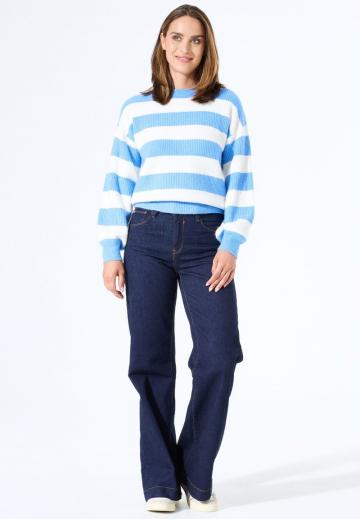 Пуловер в полоску