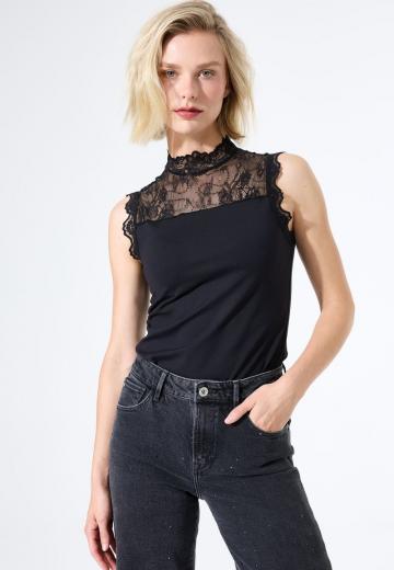 Блузка без рукавов