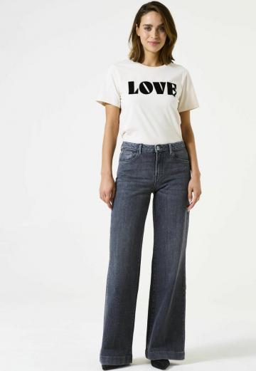 Клешеные джинсы