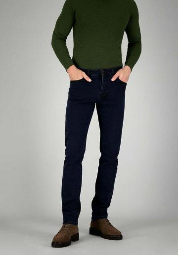 Узкие джинсы