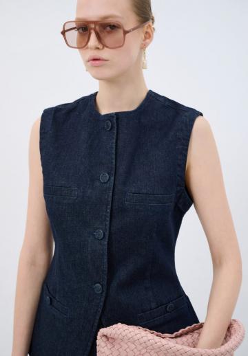 Джинсовая жилетка